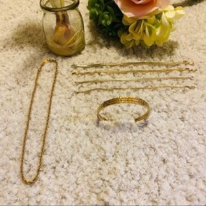 SOLD! 90’s Women’s Gold Tone Necklace & Bracelets